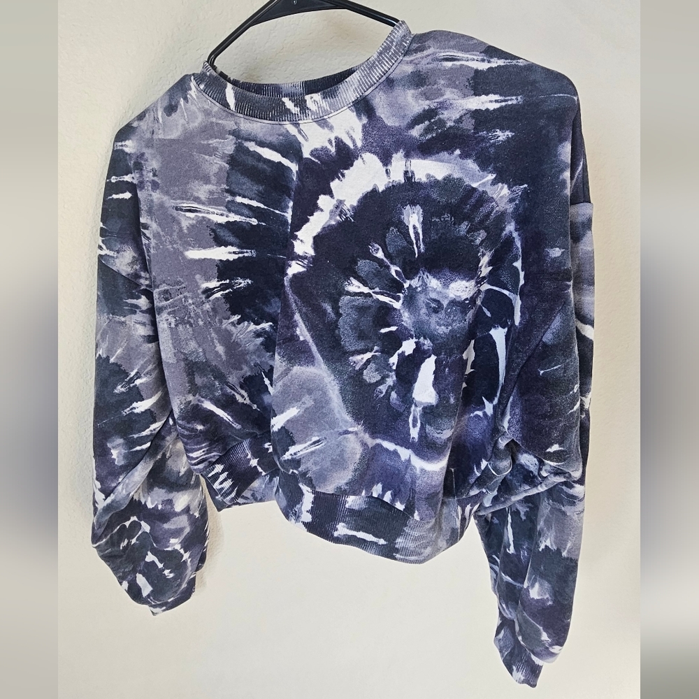 Women's Relaxed Crop Sweatshirt